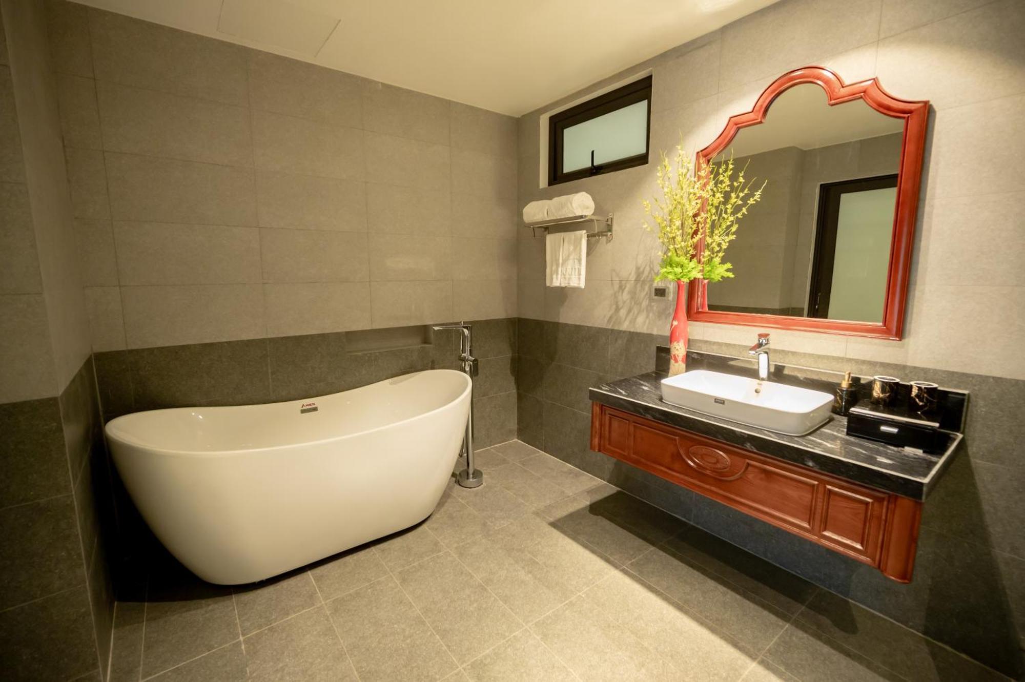 Khach San Son Nu Hotel Bac Kan Екстериор снимка